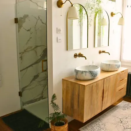 Vakantiehuis Grande Maison De Charme Avec Jardin