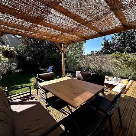 Grande Maison De Charme Avec Jardin Nyaraló Reims