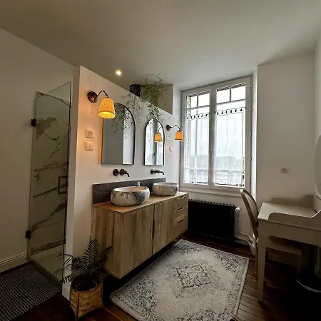 Grande Maison De Charme Avec Jardin Reims