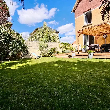 Grande Maison De Charme Avec Jardin Vakantiehuis