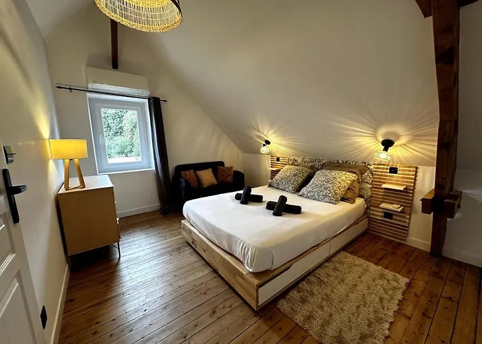 Holiday home Grande Maison De Charme Avec Jardin Reims